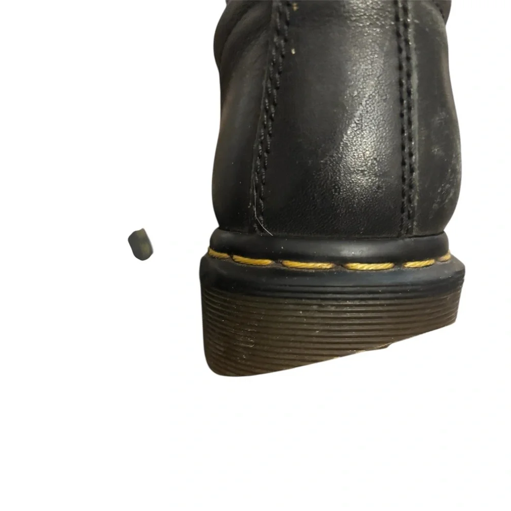 Dr. Marten’s classic combat boots women’s size 9 worn in condition - Picture 14 of 14